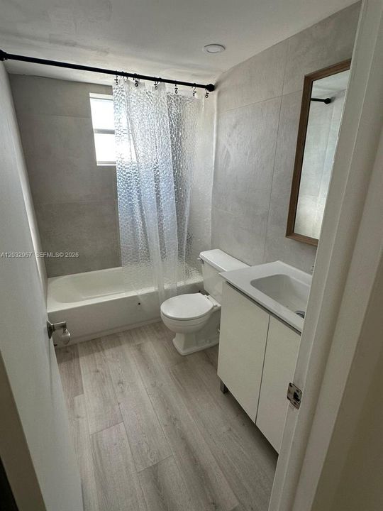 For Sale: $150,000 (1 beds, 1 baths, 640 Square Feet)