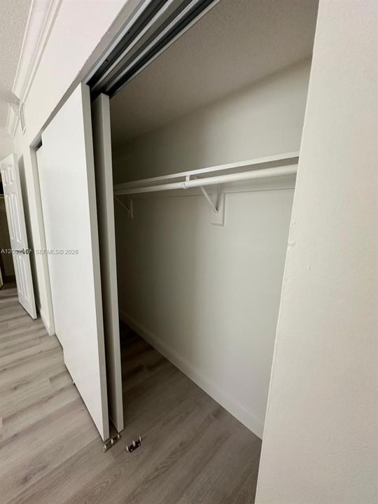 For Sale: $150,000 (1 beds, 1 baths, 640 Square Feet)