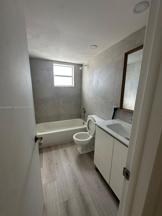 For Sale: $150,000 (1 beds, 1 baths, 640 Square Feet)