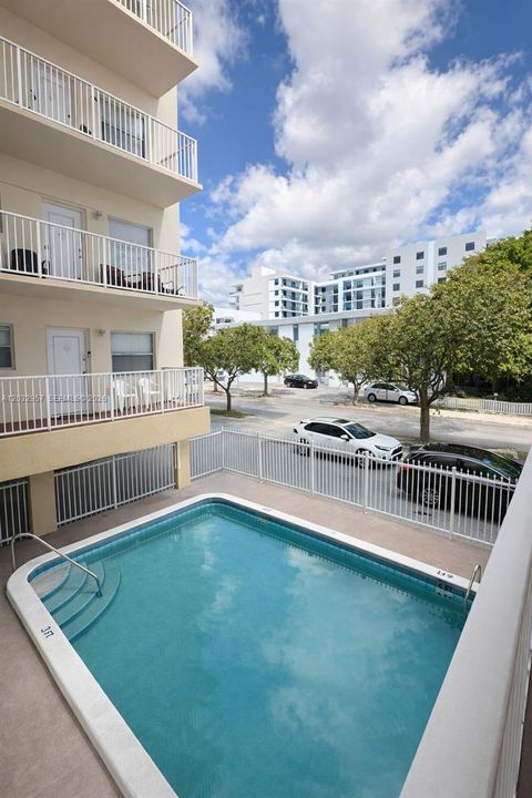 For Sale: $150,000 (1 beds, 1 baths, 640 Square Feet)