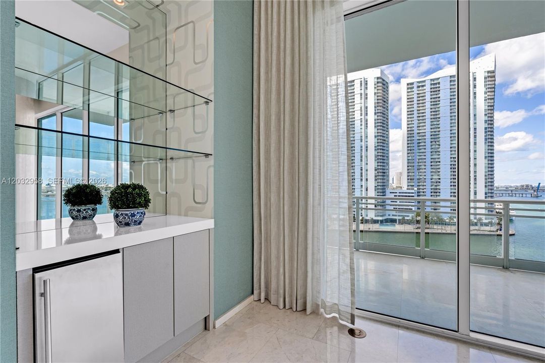 For Rent: $18,000 (5 beds, 5 baths, 3608 Square Feet)