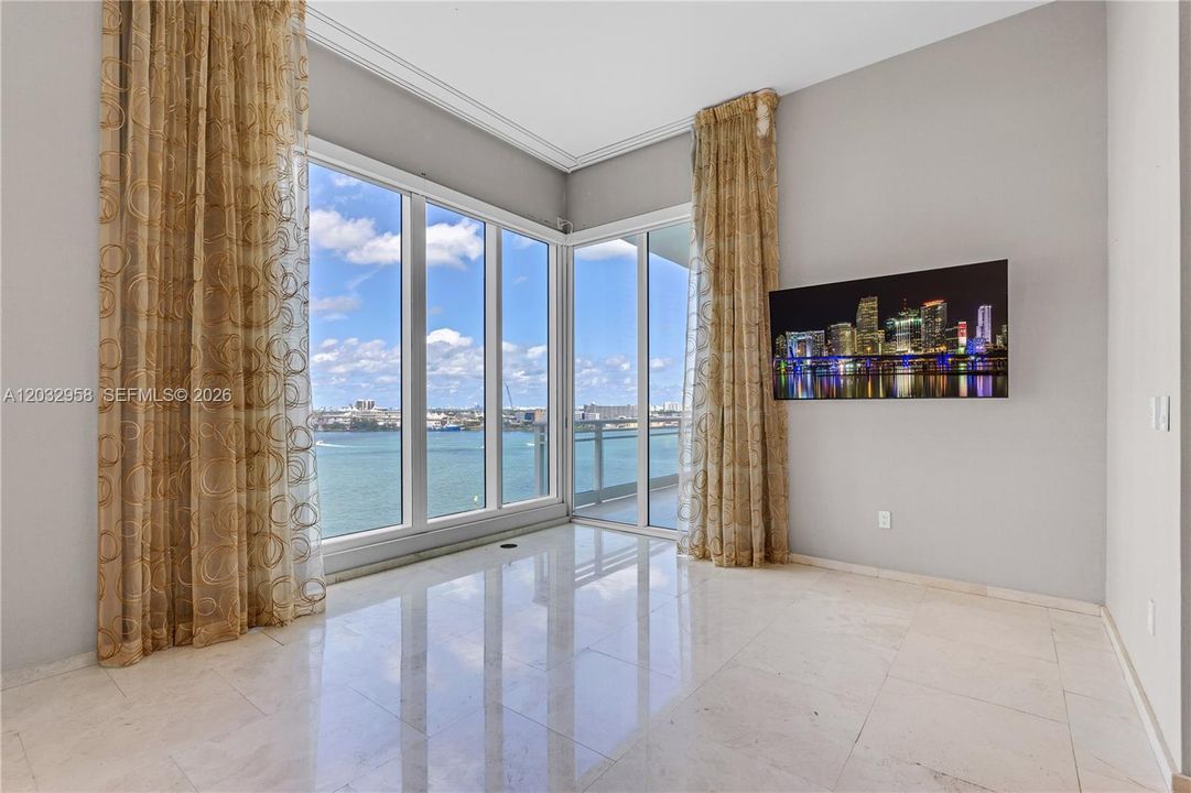 For Rent: $18,000 (5 beds, 5 baths, 3608 Square Feet)