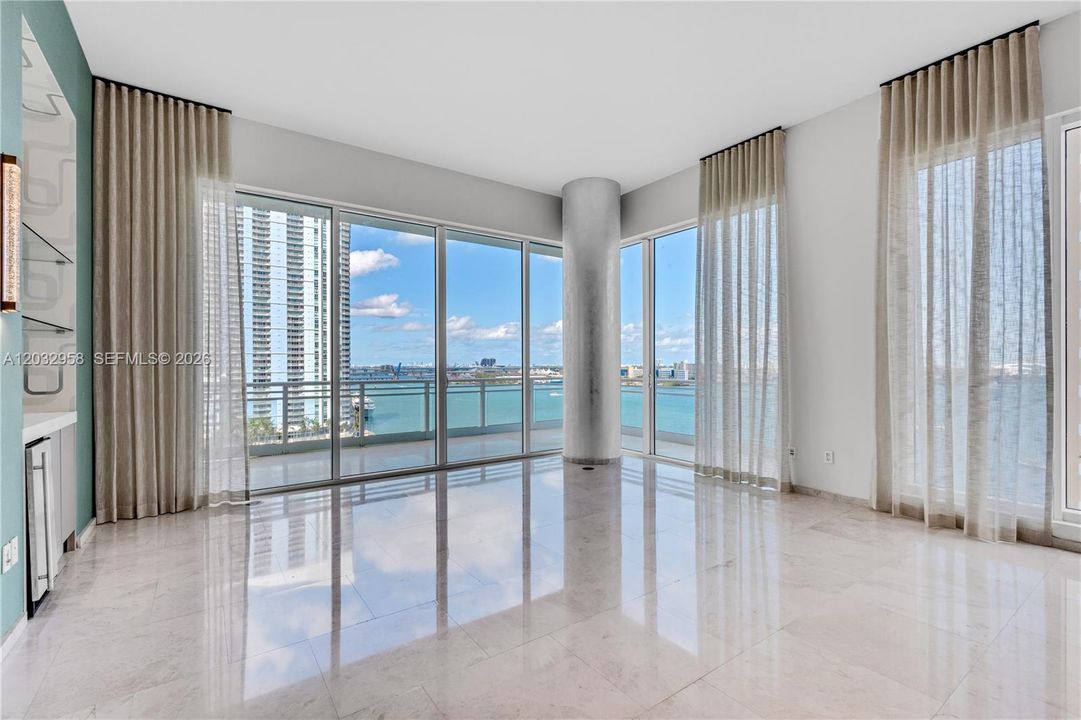 For Rent: $18,000 (5 beds, 5 baths, 3608 Square Feet)