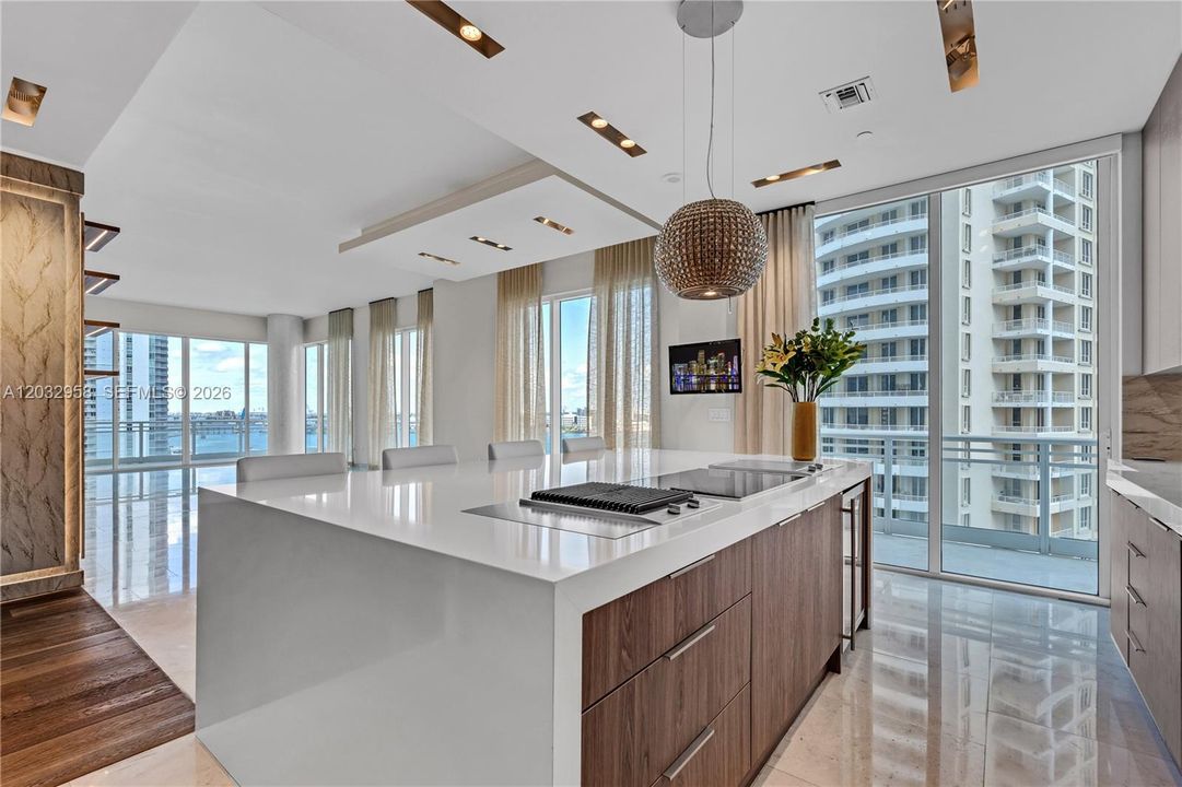 For Rent: $18,000 (5 beds, 5 baths, 3608 Square Feet)