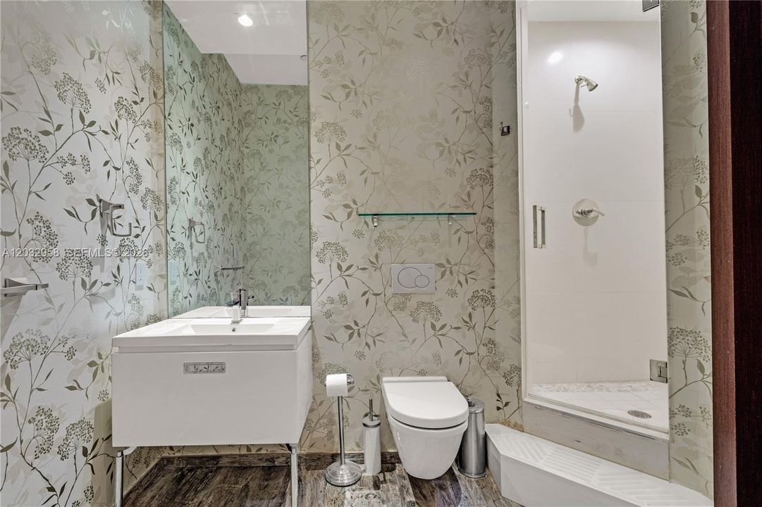 For Rent: $18,000 (5 beds, 5 baths, 3608 Square Feet)