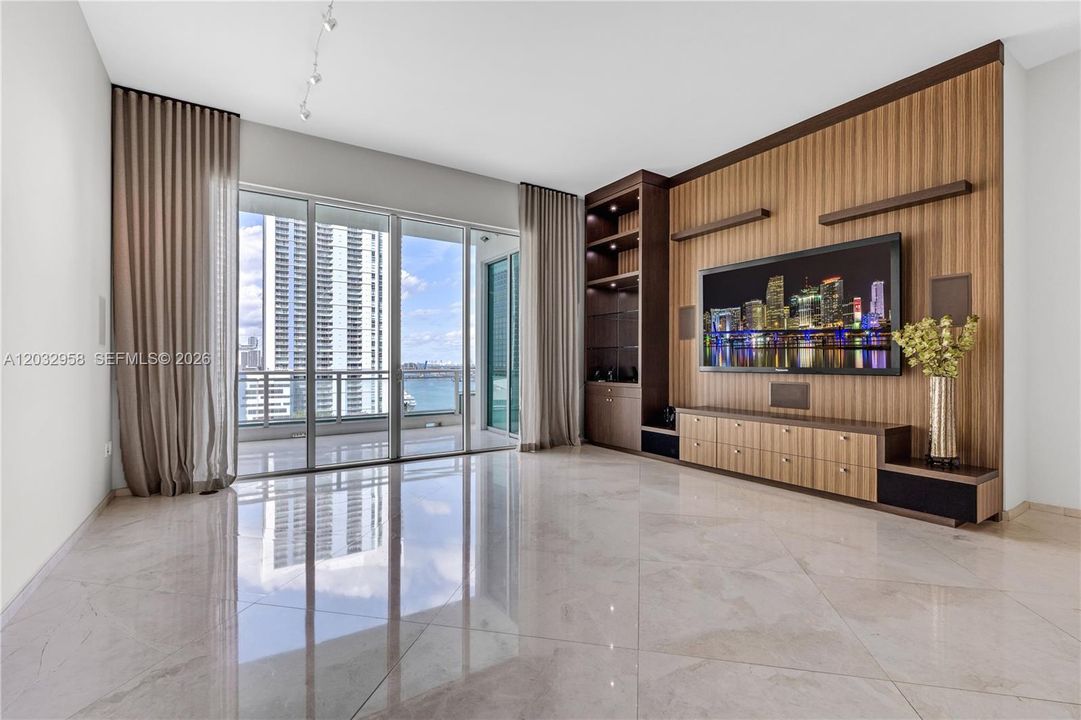 For Rent: $18,000 (5 beds, 5 baths, 3608 Square Feet)
