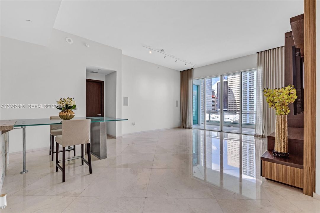 For Rent: $18,000 (5 beds, 5 baths, 3608 Square Feet)