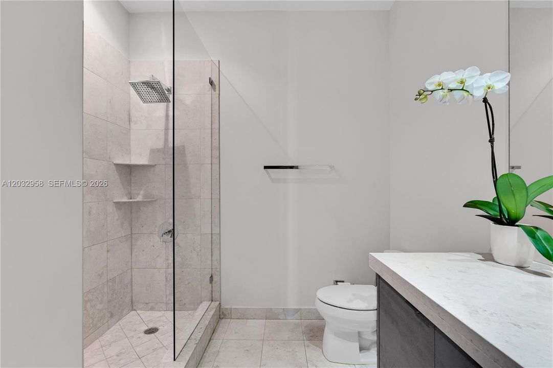 For Rent: $18,000 (5 beds, 5 baths, 3608 Square Feet)