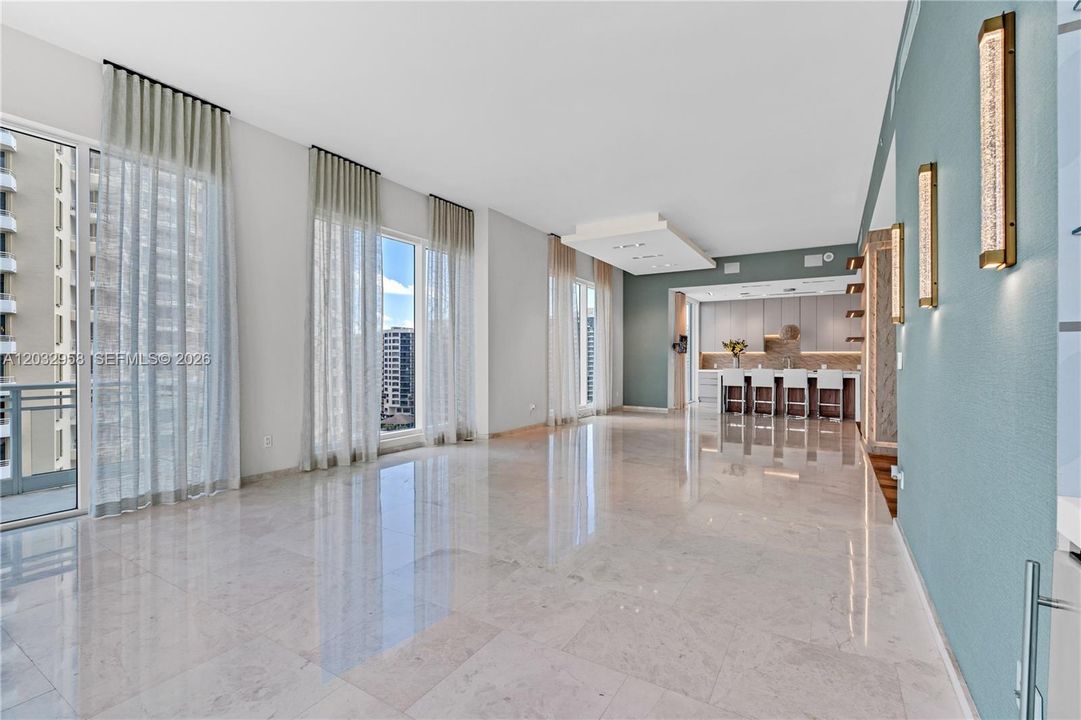 For Rent: $18,000 (5 beds, 5 baths, 3608 Square Feet)
