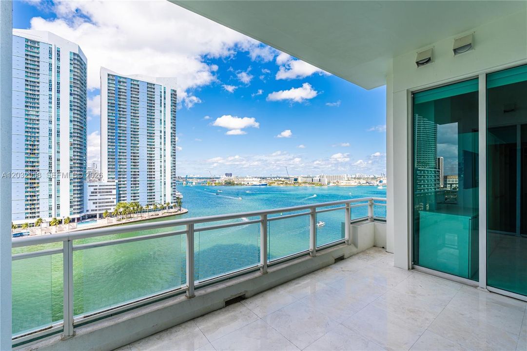 For Rent: $18,000 (5 beds, 5 baths, 3608 Square Feet)