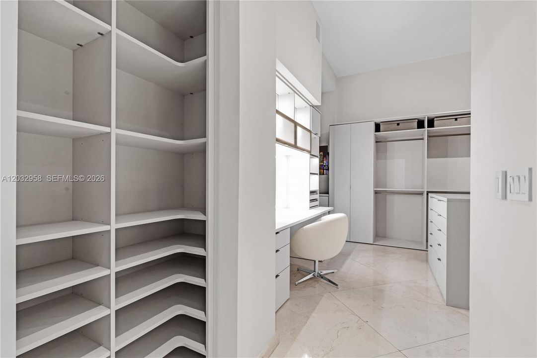 For Rent: $18,000 (5 beds, 5 baths, 3608 Square Feet)