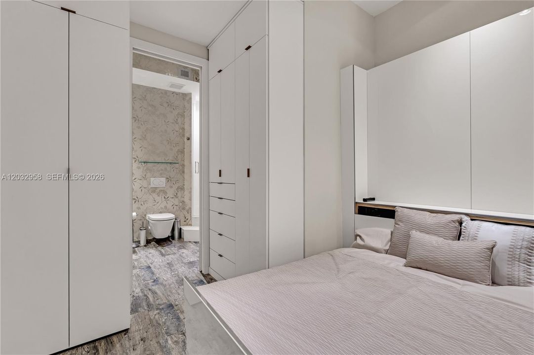 For Rent: $18,000 (5 beds, 5 baths, 3608 Square Feet)
