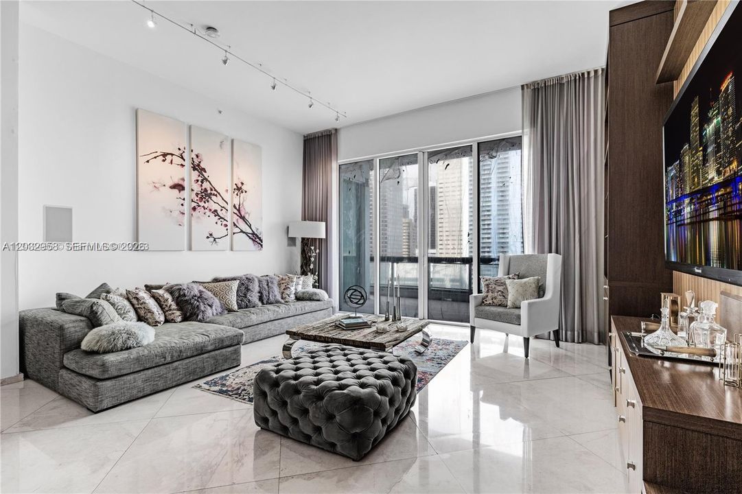 For Rent: $18,000 (5 beds, 5 baths, 3608 Square Feet)