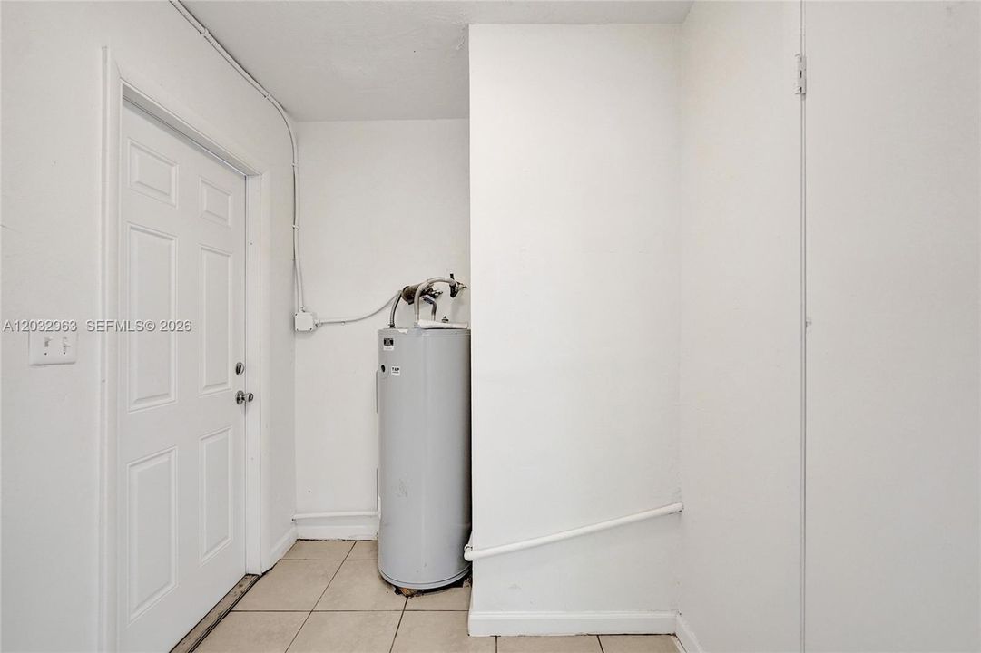 For Sale: $525,000 (3 beds, 1 baths, 1268 Square Feet)