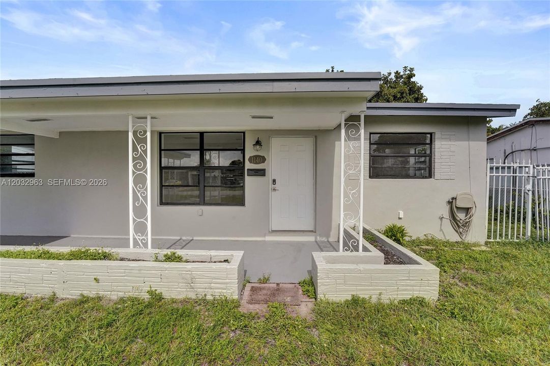 For Sale: $525,000 (3 beds, 1 baths, 1268 Square Feet)
