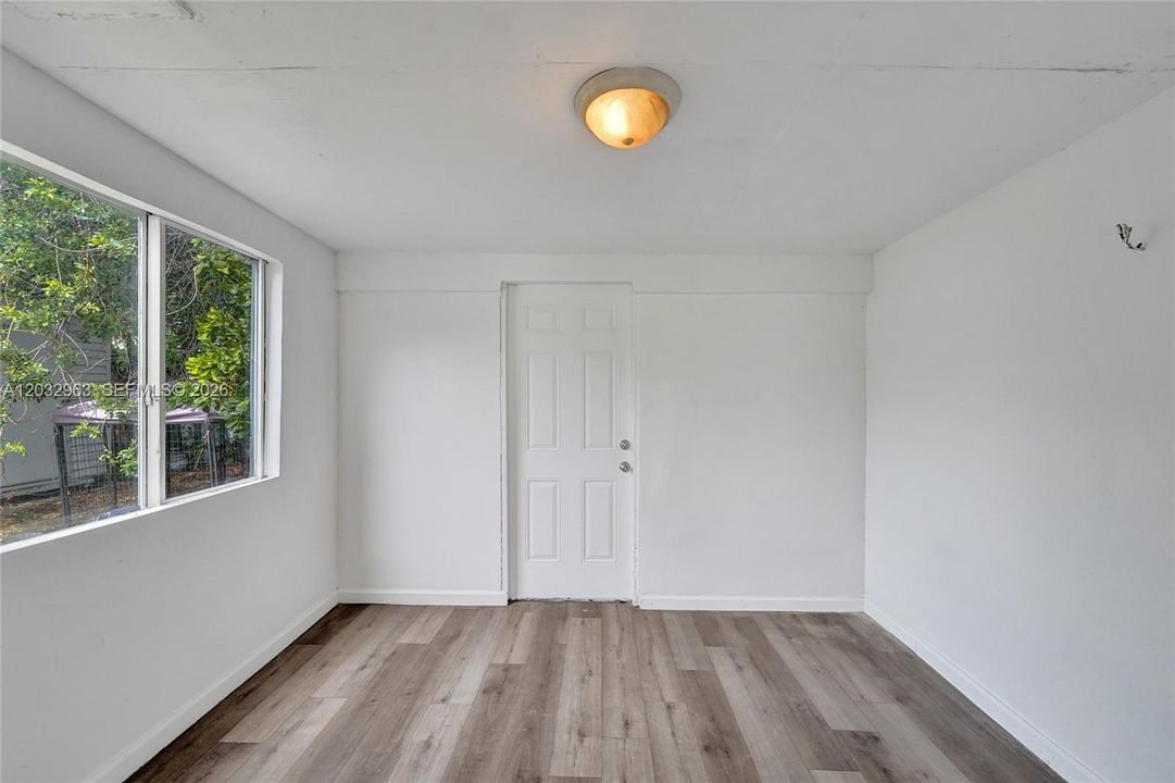 For Sale: $525,000 (3 beds, 1 baths, 1268 Square Feet)