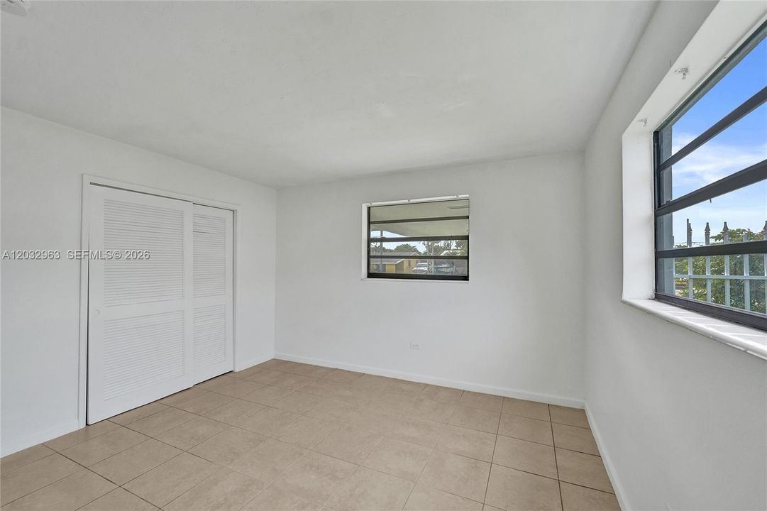 For Sale: $525,000 (3 beds, 1 baths, 1268 Square Feet)