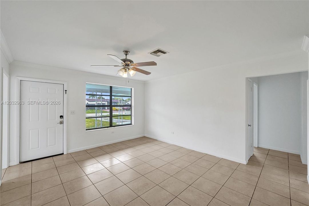 For Sale: $525,000 (3 beds, 1 baths, 1268 Square Feet)