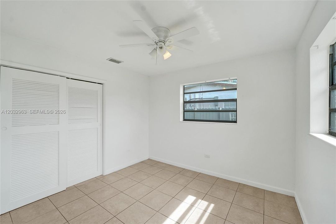 For Sale: $525,000 (3 beds, 1 baths, 1268 Square Feet)