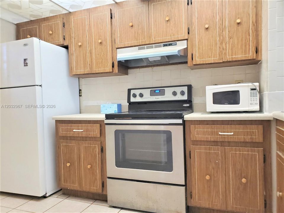 For Rent: $2,250 (2 beds, 2 baths, 1113 Square Feet)