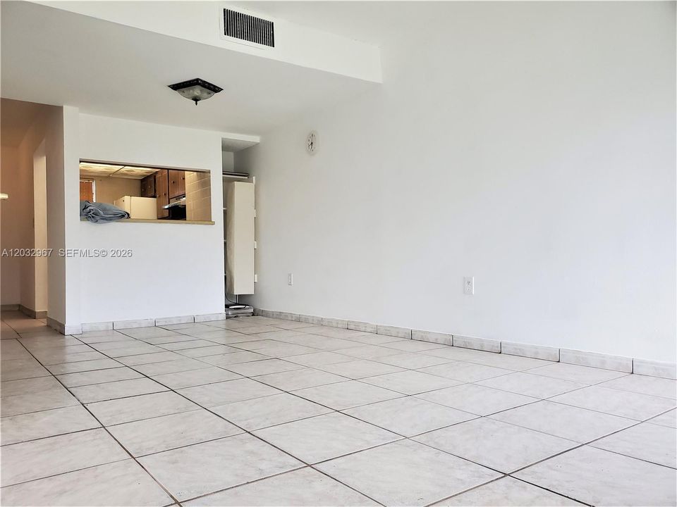 For Rent: $2,250 (2 beds, 2 baths, 1113 Square Feet)