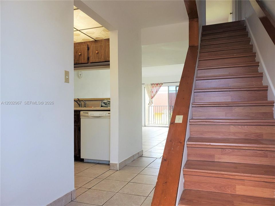 For Rent: $2,250 (2 beds, 2 baths, 1113 Square Feet)