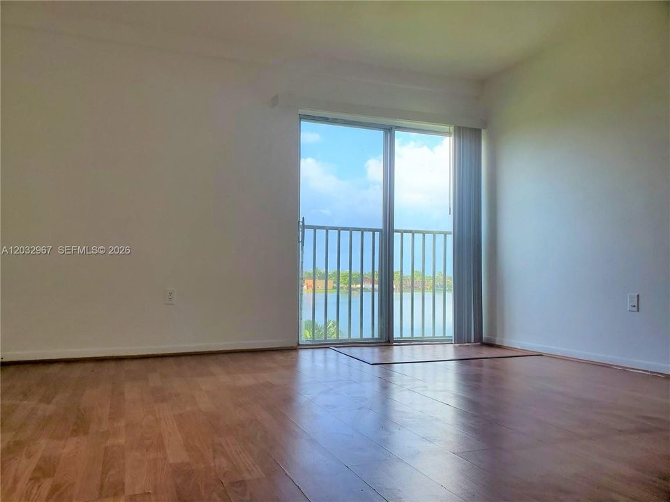 For Rent: $2,250 (2 beds, 2 baths, 1113 Square Feet)