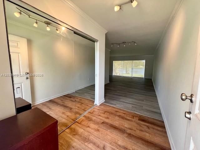 For Rent: $2,100 (1 beds, 1 baths, 1149 Square Feet)