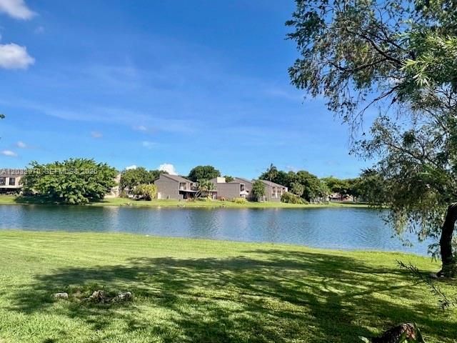 For Rent: $2,100 (1 beds, 1 baths, 1149 Square Feet)