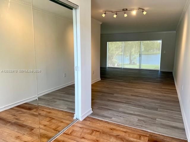For Rent: $2,100 (1 beds, 1 baths, 1149 Square Feet)