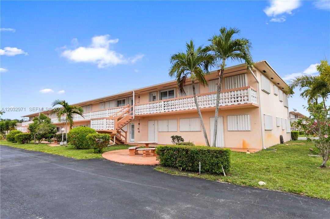 For Sale: $89,900 (1 beds, 1 baths, 625 Square Feet)