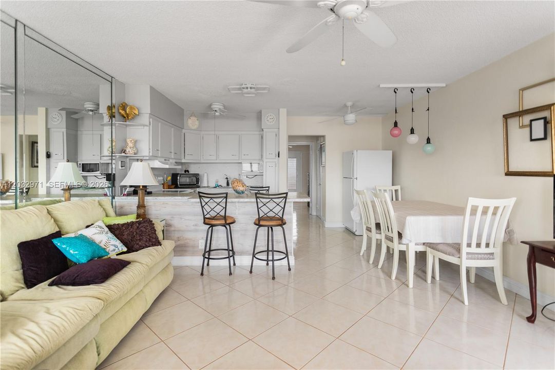 For Sale: $89,900 (1 beds, 1 baths, 625 Square Feet)