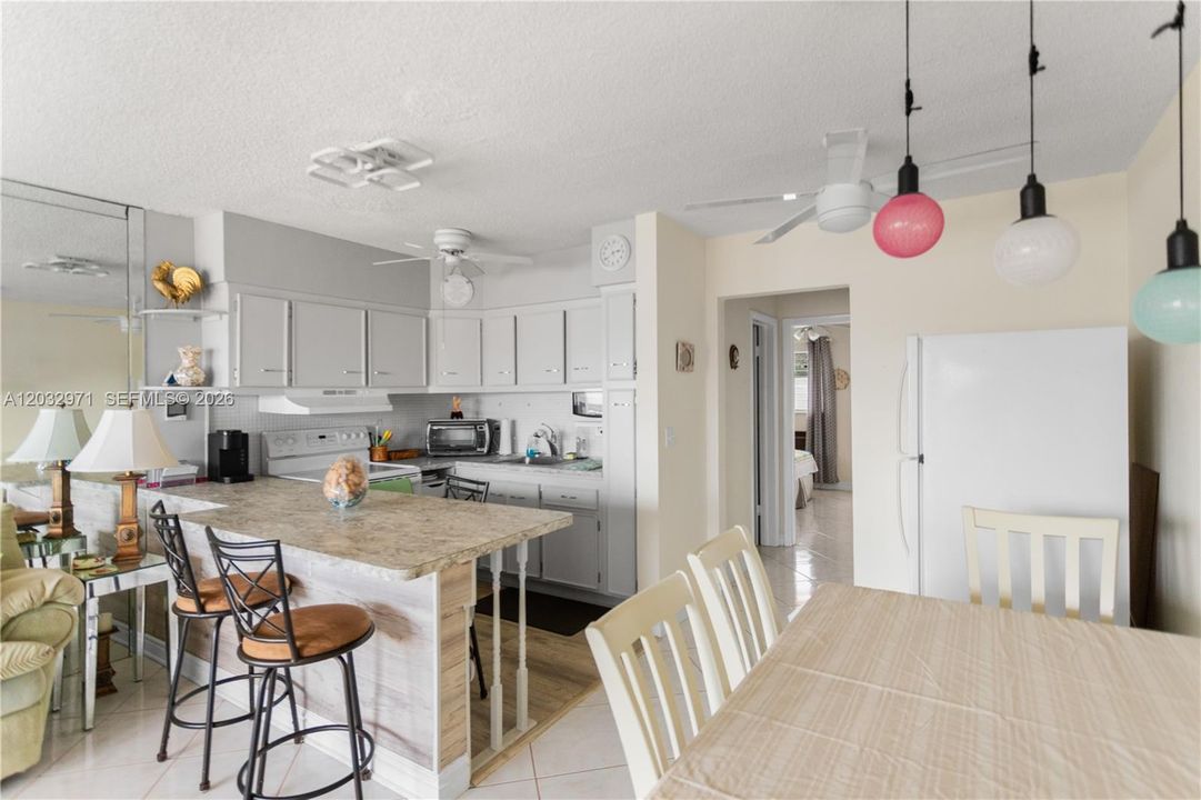 For Sale: $89,900 (1 beds, 1 baths, 625 Square Feet)