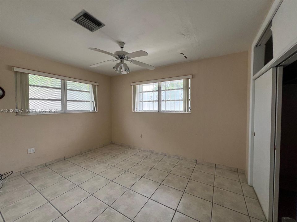 En Venta: $599,000 (3 camas, 2 baños, 1872 Pies cuadrados)