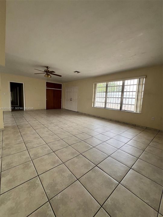 En Venta: $599,000 (3 camas, 2 baños, 1872 Pies cuadrados)