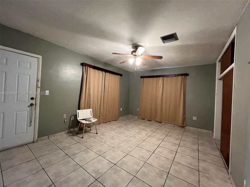 En Venta: $599,000 (3 camas, 2 baños, 1872 Pies cuadrados)