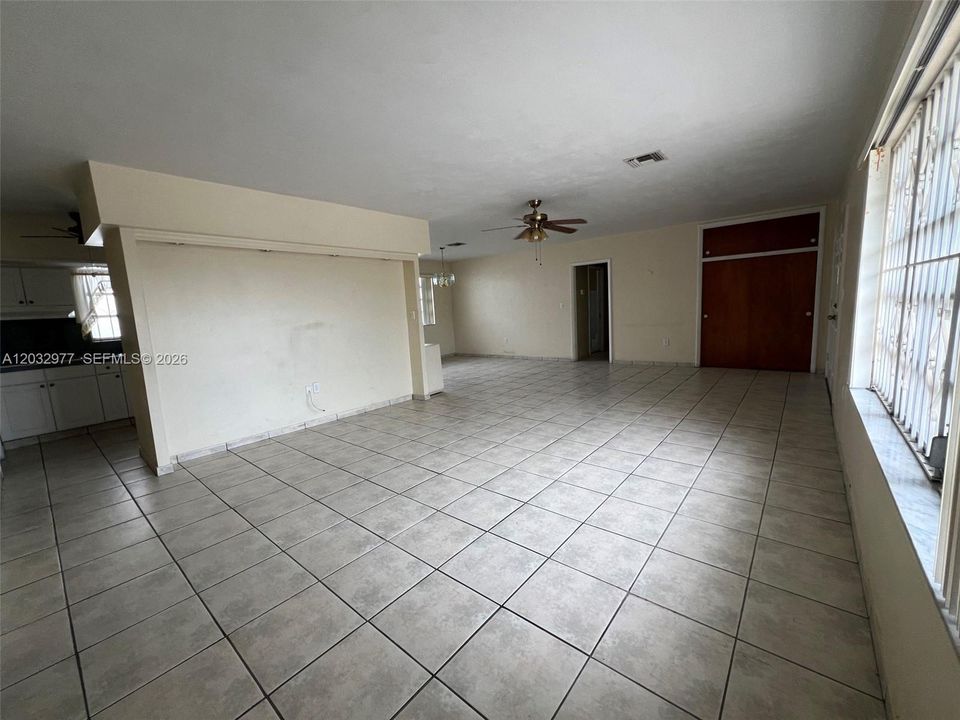 En Venta: $599,000 (3 camas, 2 baños, 1872 Pies cuadrados)