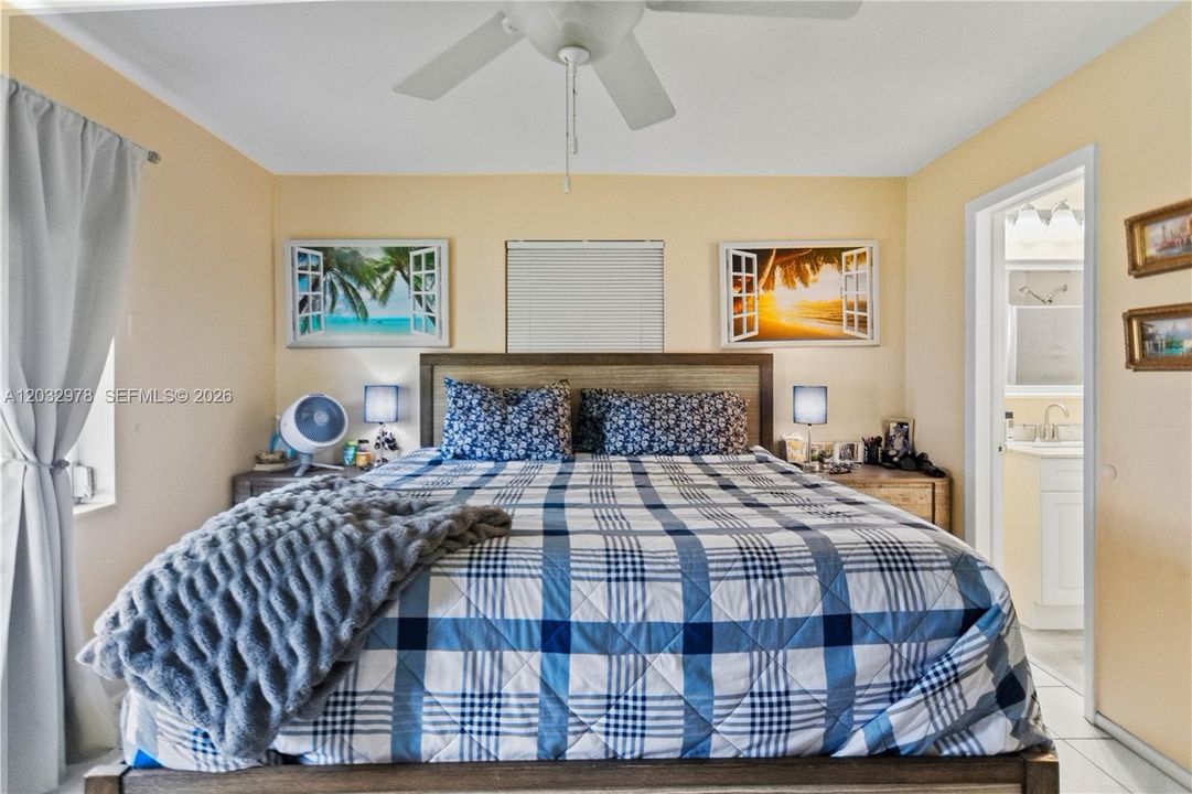 For Sale: $299,000 (2 beds, 2 baths, 1382 Square Feet)