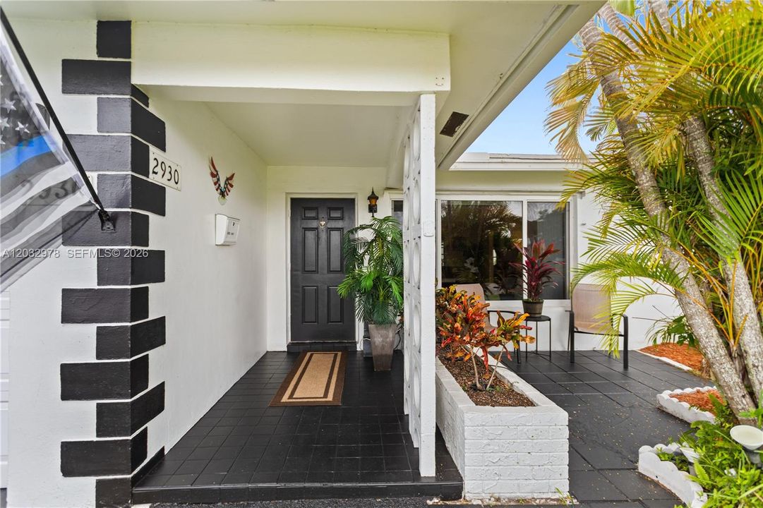For Sale: $299,000 (2 beds, 2 baths, 1382 Square Feet)
