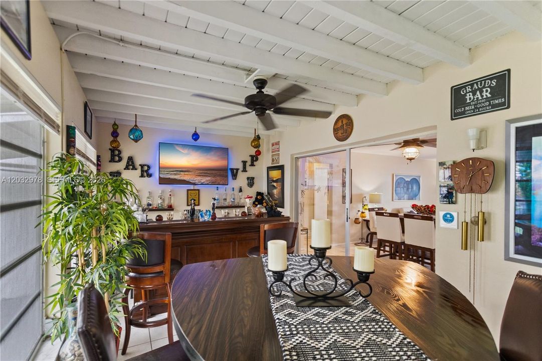 For Sale: $299,000 (2 beds, 2 baths, 1382 Square Feet)