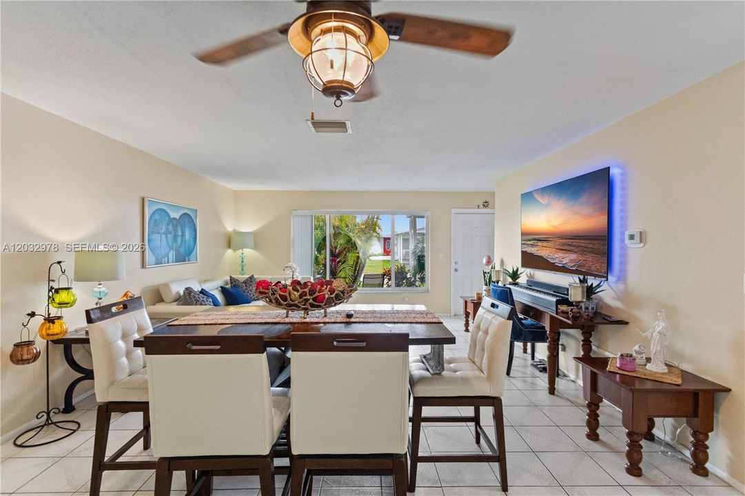 For Sale: $299,000 (2 beds, 2 baths, 1382 Square Feet)