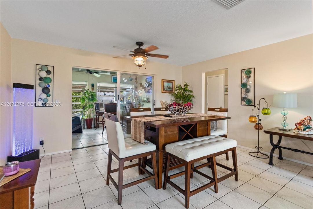 For Sale: $299,000 (2 beds, 2 baths, 1382 Square Feet)