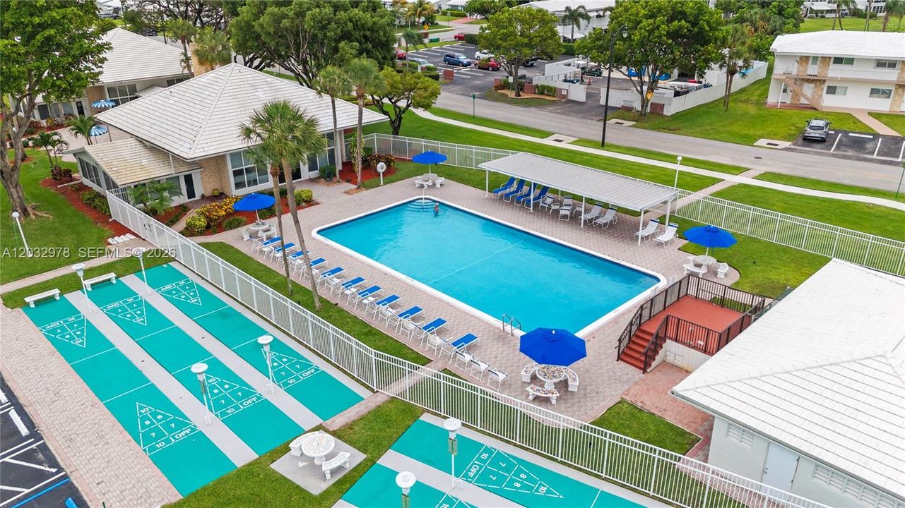 For Sale: $299,000 (2 beds, 2 baths, 1382 Square Feet)