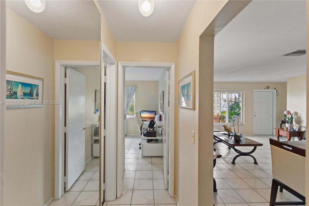 For Sale: $299,000 (2 beds, 2 baths, 1382 Square Feet)