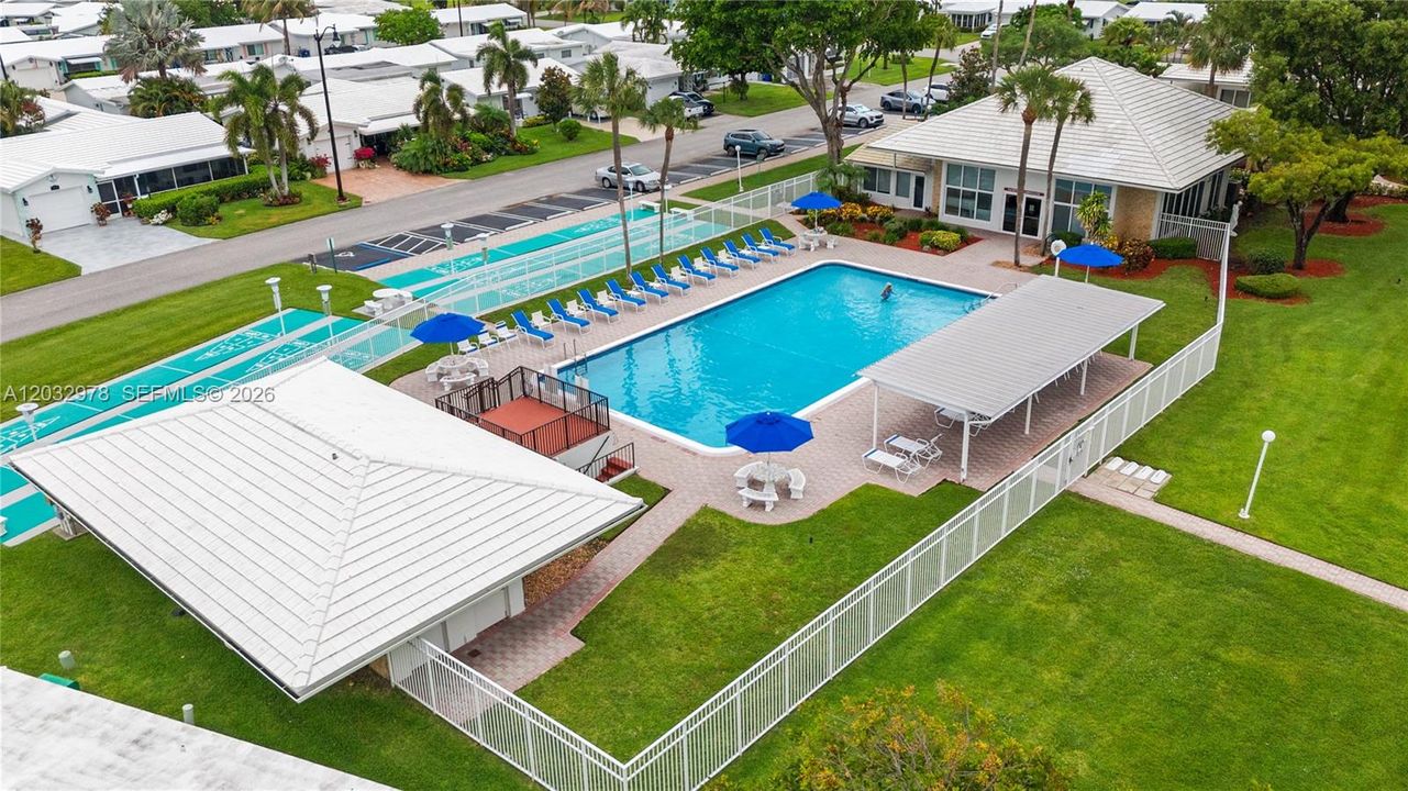 For Sale: $299,000 (2 beds, 2 baths, 1382 Square Feet)