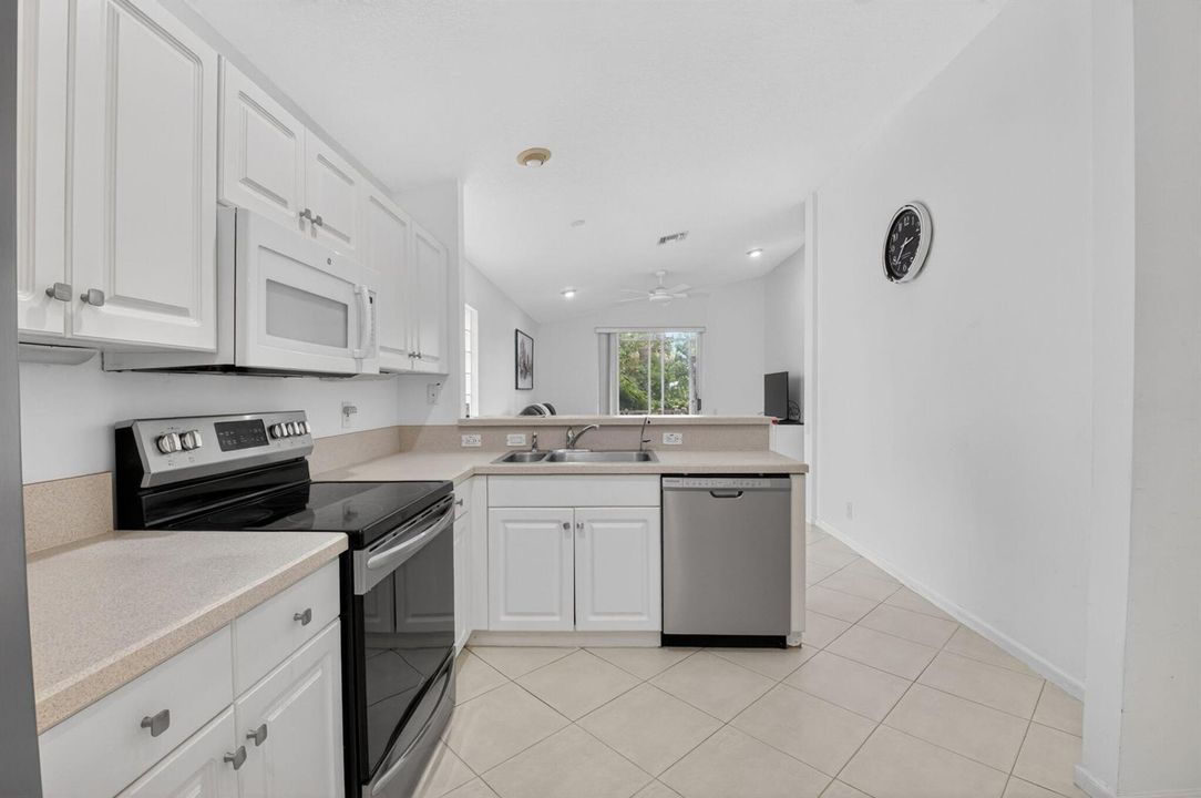 White Kitchen