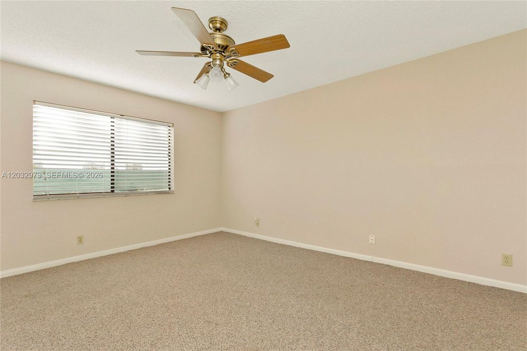 For Sale: $290,000 (2 beds, 2 baths, 1220 Square Feet)