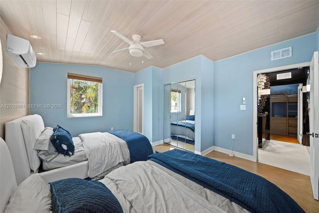 For Rent: $11,500 (3 beds, 3 baths, 2242 Square Feet)