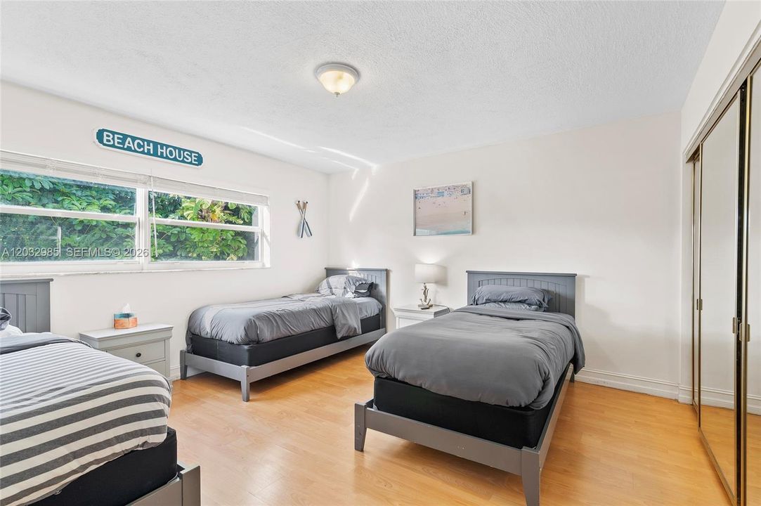For Sale: $419,900 (2 beds, 2 baths, 1209 Square Feet)