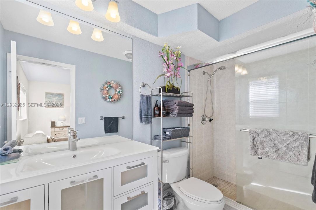 For Sale: $419,900 (2 beds, 2 baths, 1209 Square Feet)